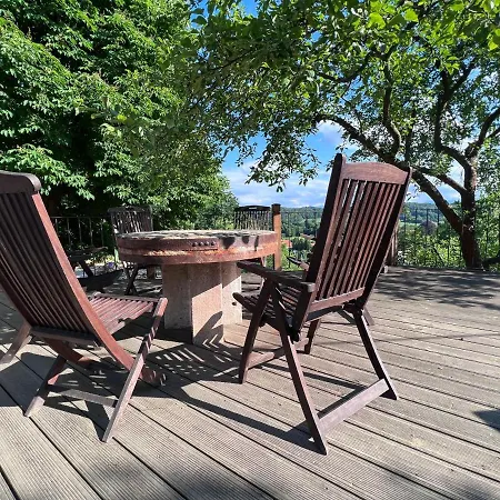 Dom Po Schodkach * Wlen