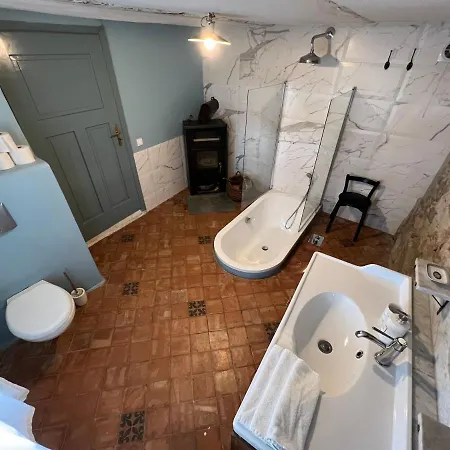 Dom Po Schodkach * Wlen