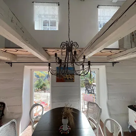 Dom Po Schodkach * Wlen