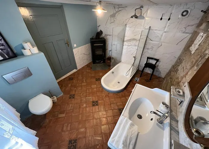 Dom Po Schodkach * Wlen